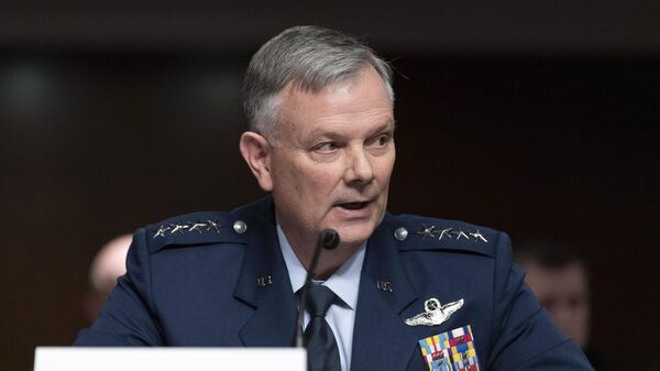 General Glen D. VanHerck, chefe do Comando do Norte e do Comando de Defesa Aeroespacial da América do Norte, durante audiência no Senado dos EUA. Washington, 24 de março de 2022. - Sputnik Brasil