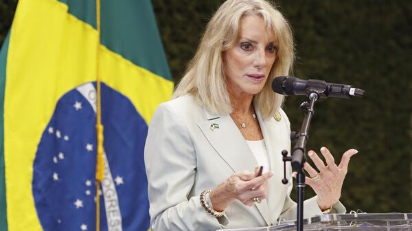 Embaixadora dos EUA no Brasil, Elizabeth Frawley Bagley, fala durante coletiva de imprensa na Embaixada dos EUA em Brasília, em 15 de fevereiro de 2023 - Sputnik Brasil