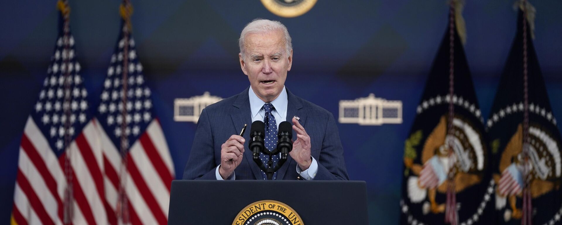 O presidente Joe Biden fala sobre o balão de vigilância chinês e outros objetos não identificados derrubados pelos militares dos EUA, 16 de fevereiro de 2023 em Washington - Sputnik Brasil, 1920, 20.02.2023