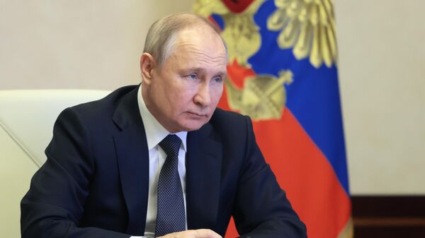 O presidente russo, Vladimir Putin, participa do evento por ocasião do 30º aniversário da Gazprom via link de vídeo - Sputnik Brasil