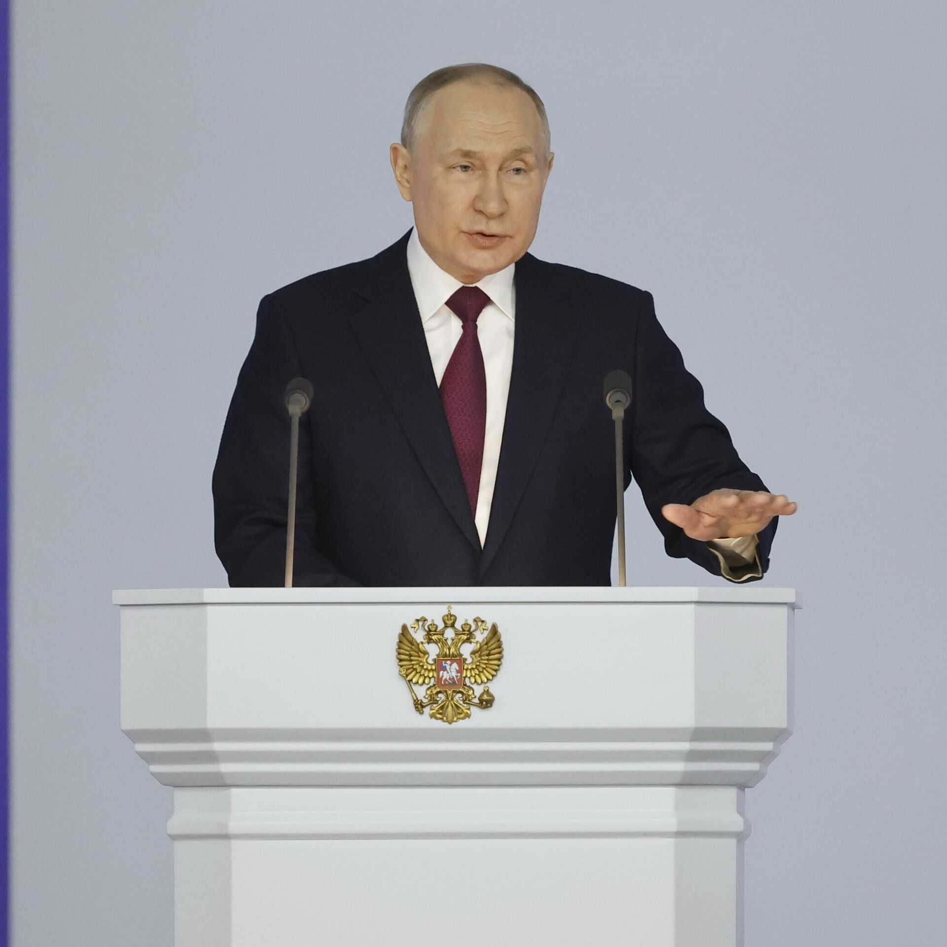 Federação Russa põe políticos, empresários e jornalistas