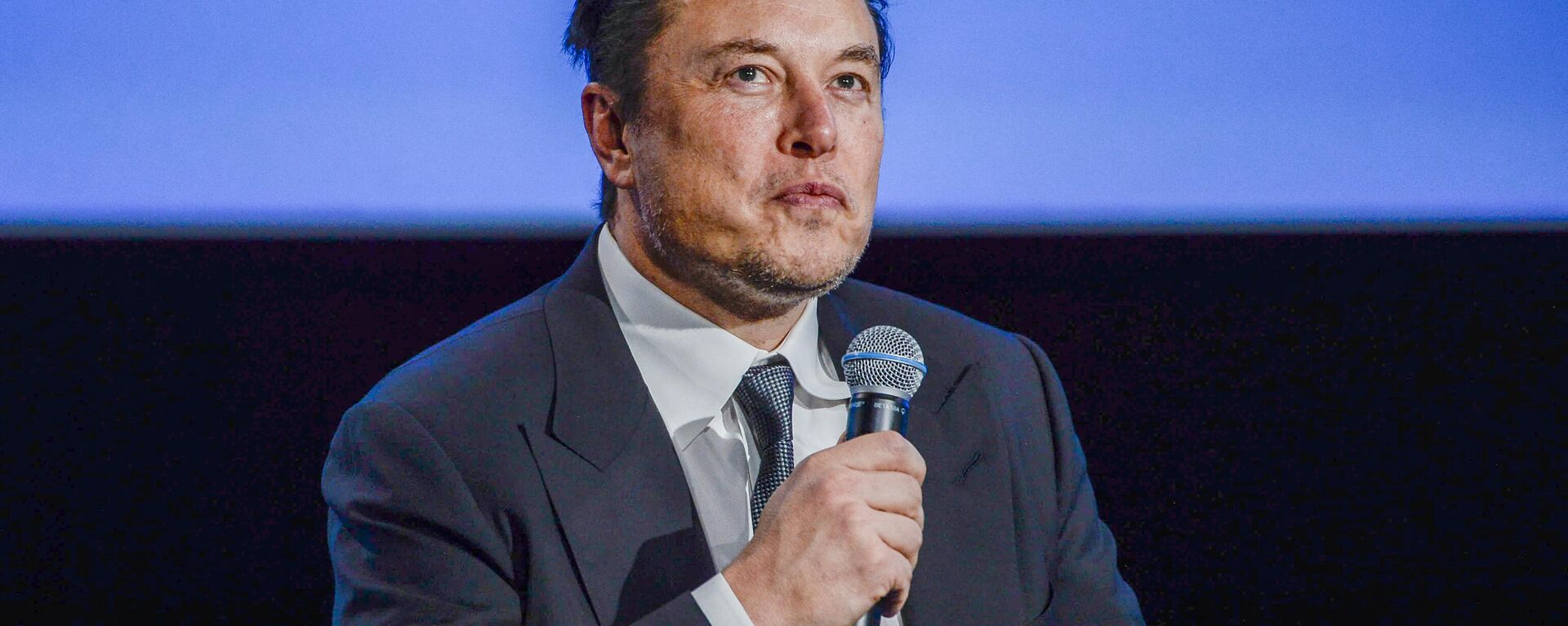 Elon Musk, presidente executivo da Tesla, fala com convidados do fórum Offshore Northern Seas, em Stavanger, Noruega, 29 de agosto de 202 - Sputnik Brasil, 1920, 26.02.2023