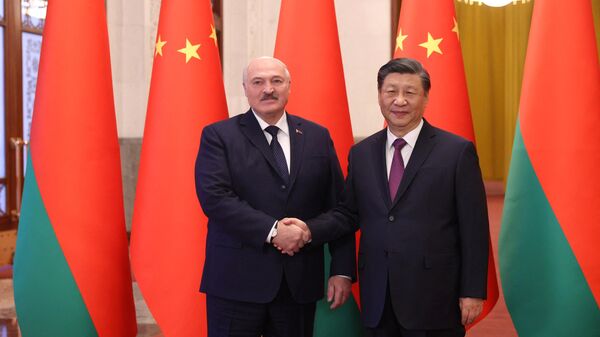 O presidente de Belarus, Aleksandr Lukashenko, se reúne com o presidente chinês Xi Jinping em Pequim em 1º de março de 2023 - Sputnik Brasil