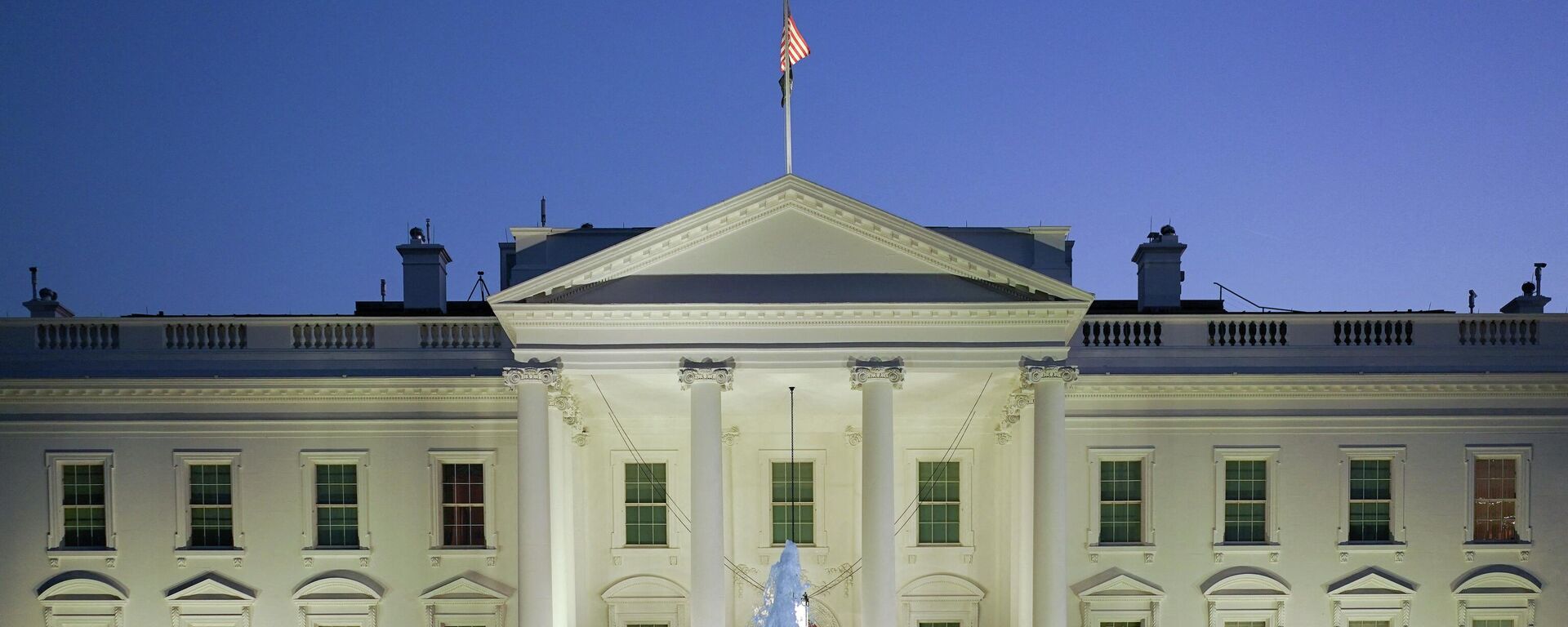 Casa Branca é vista ao entardecer em Washington, DC, 8 de novembro de 2022 - Sputnik Brasil, 1920, 13.09.2023
