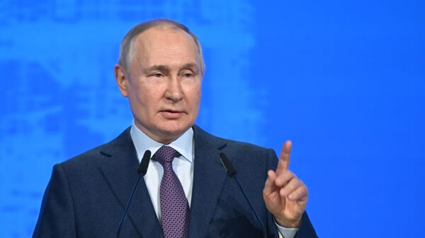 Presidente russo, Vladimir Putin, falando no XVII congresso da União Russa de Industriais e Empresários - Sputnik Brasil