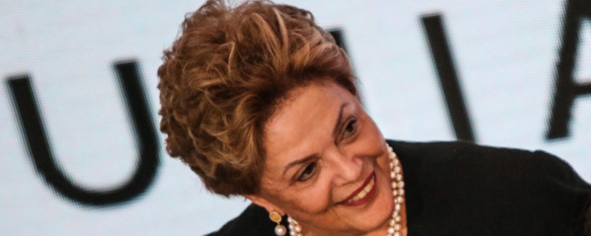 A ex-presidenta Dilma Rousseff durante cerimonia conjunta de posse das ministras Anielle Franco, da Igualdade Racial, e Sônia Guajajara, dos Povos Indígenas, realizada nesta quarta-feira (11), em Brasília no Palácio do Planalto - Sputnik Brasil, 1920, 16.03.2023