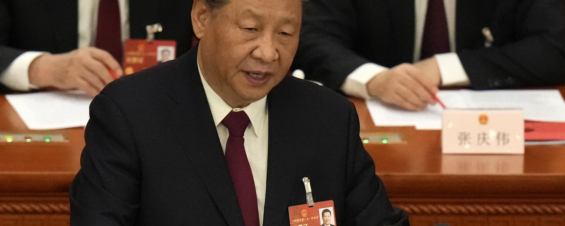 O presidente chinês Xi Jinping faz um discurso na cerimônia de encerramento do Congresso Nacional Popular da China em Pequim, 13 de março de 2023. - Sputnik Brasil, 1920, 17.03.2023