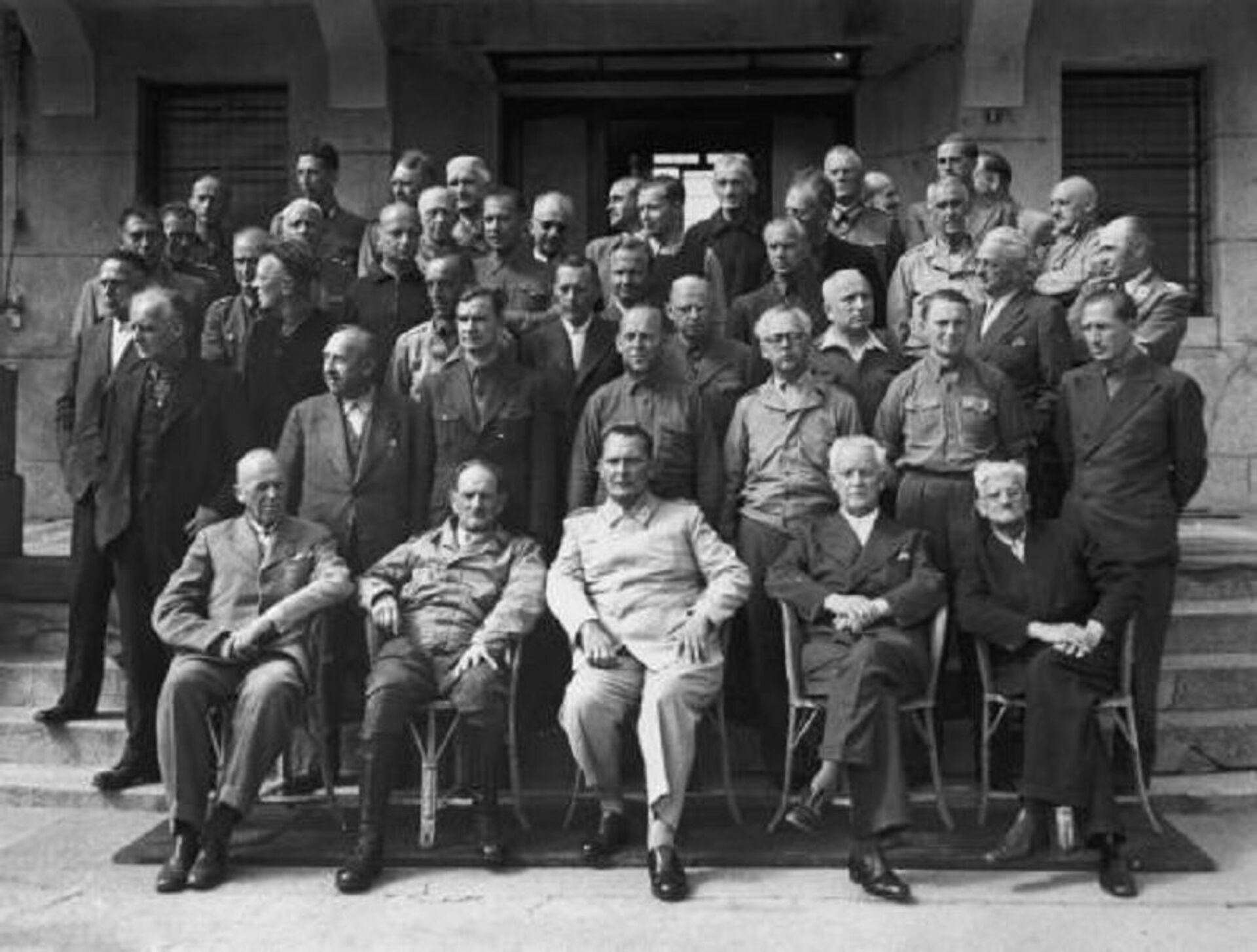 A alta liderança nazista capturada, presa no hotel-palácio Mondorf-les-Bains, Luxembourg. No centro da linha inferior está Hermann Goring - Sputnik Brasil, 1920, 22.03.2023