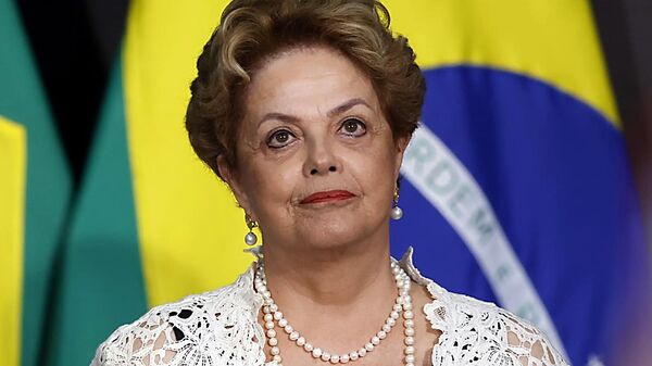 Dilma Rousseff em cerimônia de posse do novo AGU Jorge Messias no Palácio do Planalto - Sputnik Brasil