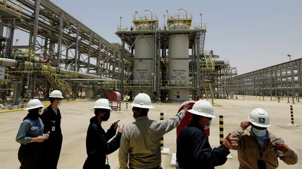 Engenheiros petrolíferos da Arábia Saudita (imagem referencial) - Sputnik Brasil