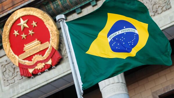 Símbolos do Brasil e China - Sputnik Brasil