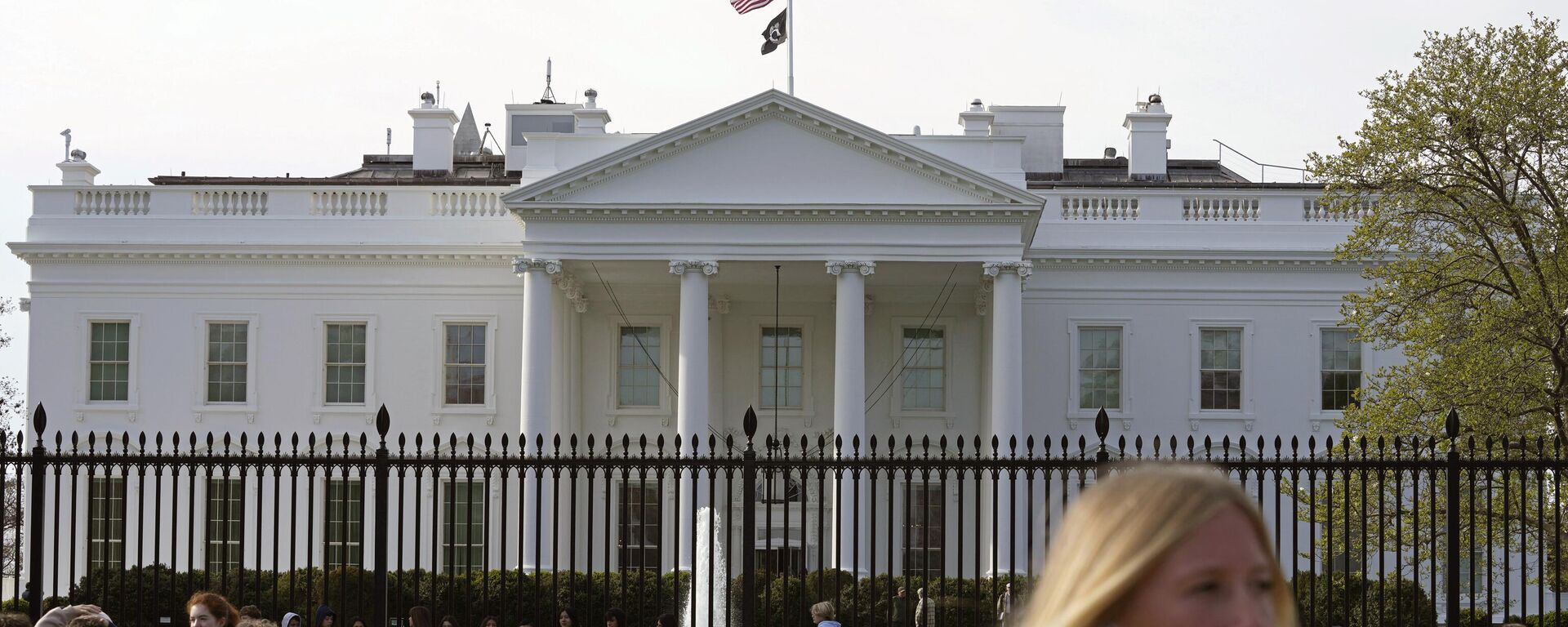 Bandeira dos EUA sobre a Casa Branca em Washington, EUA, 28 de março de 2023. - Sputnik Brasil, 1920, 15.04.2023