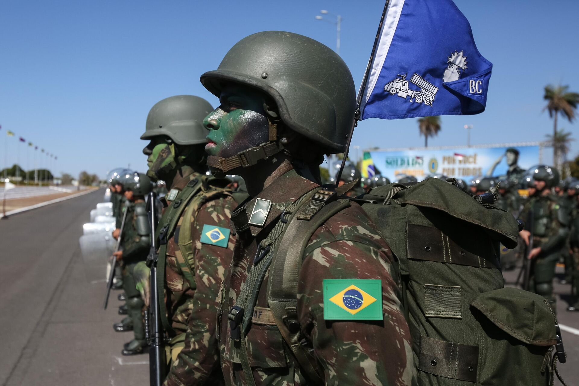 Exército Brasileiro avalia compra de 36 obuseiros autopropulsados