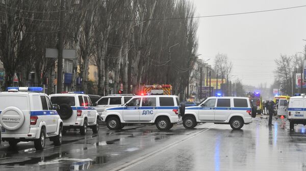 Carro de desertor ucraniano explode em Moscou; motorista tem ferimentos leves, diz fonte à Sputnik