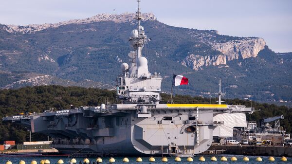 O porta-aviões Charles de Gaulle no porto de Toulon. - Sputnik Brasil