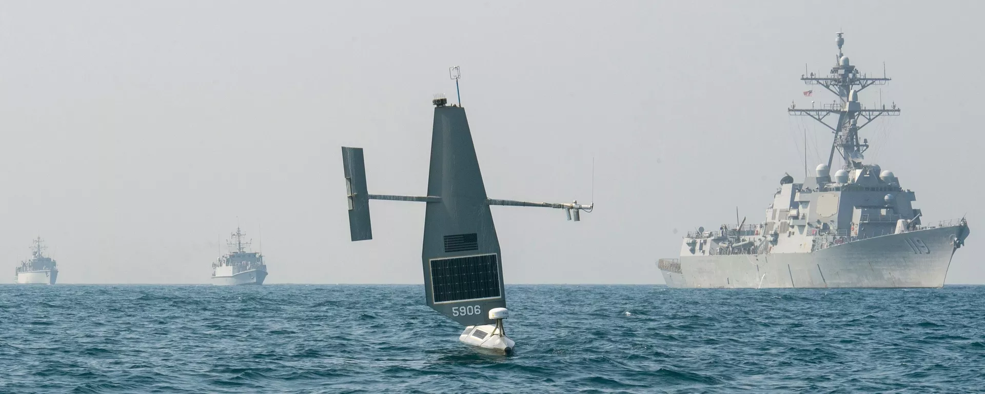 Drone naval dos EUA durante exercícios no golfo Pérsico - Sputnik Brasil, 1920, 06.11.2023