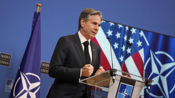 Antony Blinken, secretário de Estado dos EUA, fala em coletiva de imprensa durante encontro de responsáveis pelas Relações Exteriores da OTAN, na sede da aliança em Bruxelas, Bélgica, 5 de abril de 202 - Sputnik Brasil