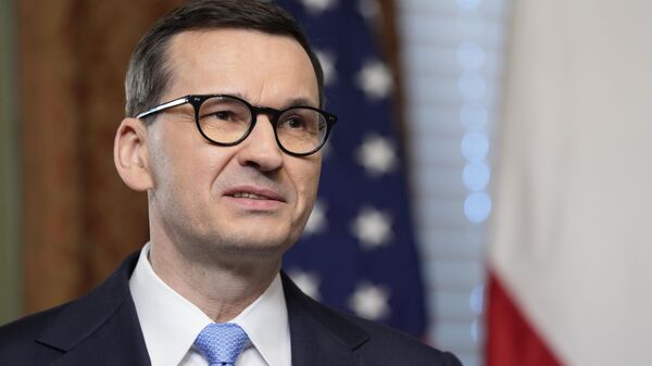 O primeiro-ministro da Polônia, Mateusz Morawiecki, fala durante uma reunião com a vice-presidente Kamala Harris em seu escritório cerimonial no complexo da Casa Branca em Washington 11 de abril de 2023 - Sputnik Brasil
