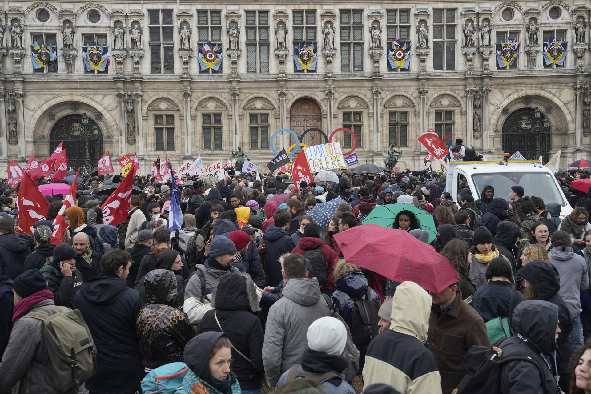 Manifestação em frente à prefeitura de Paris, 14 de abril de 2023 em Paris - Sputnik Brasil, 1920, 14.04.2023