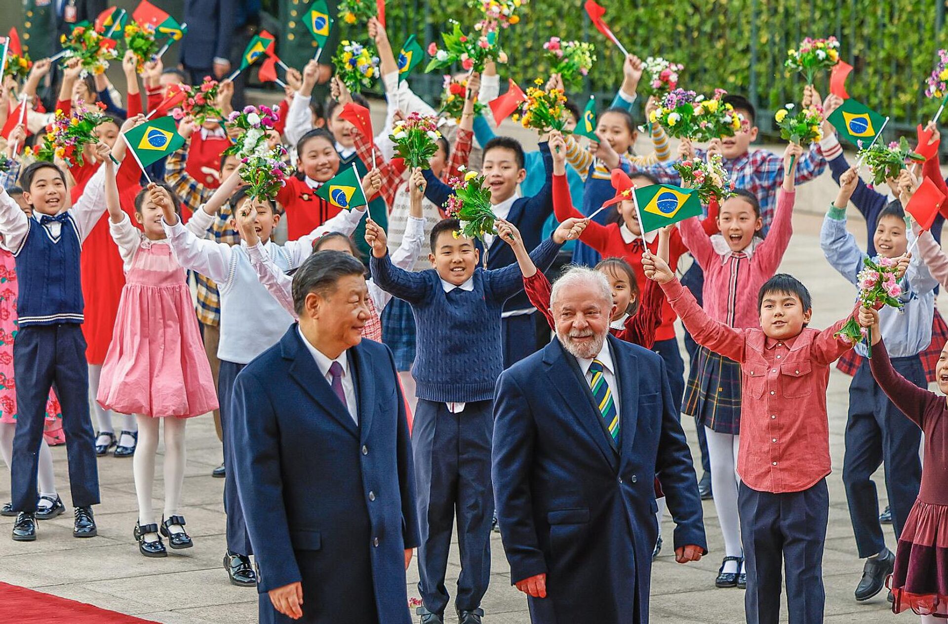 Presidentes da China, Xi Jinping, e do Brasil, Luiz Inácil Lula da Silva, durante encontro oficial no Grande Palácio do Povo, Pequim, China, 14 de abril de 2023  - Sputnik Brasil, 1920, 14.04.2023