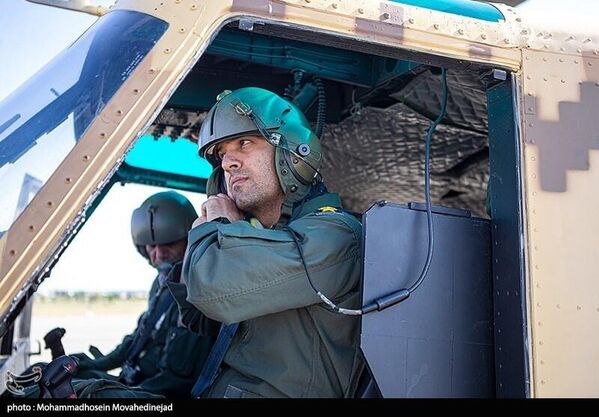 Pilotos iranianos prontos para participarem das celebrações do Dia do Exército em Teerã. - Sputnik Brasil