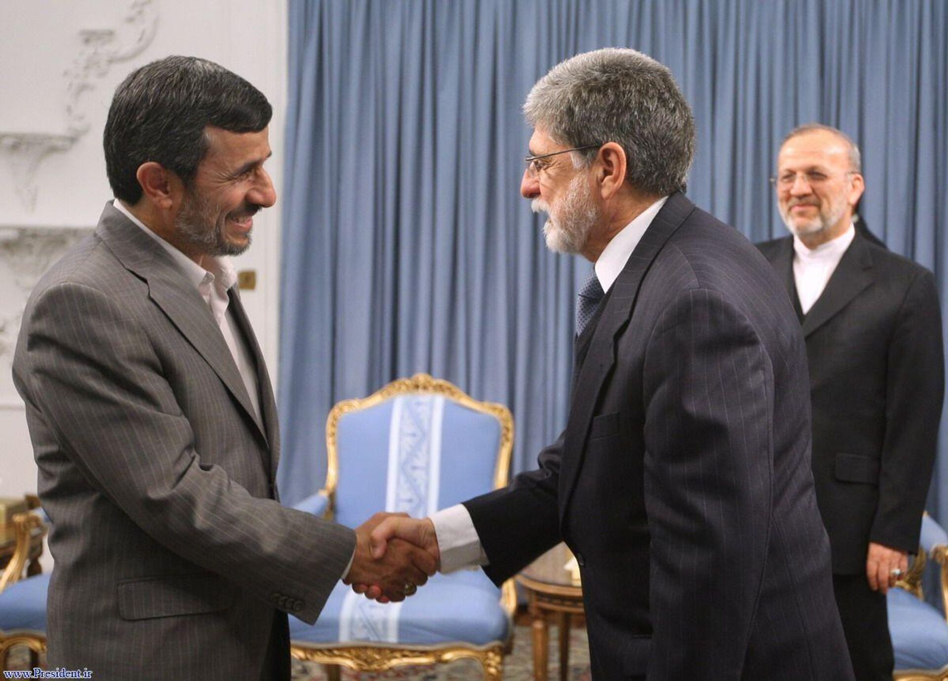 Celso Amorim, encontra-se com o então presidente da República Islâmica do Irã, Mahmoud Ahmadinejad, em Teerã, 27 de abril de 2010 - Sputnik Brasil, 1920, 20.04.2023