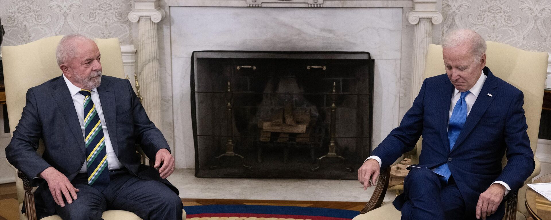 O presidente dos EUA Joe Biden se encontra com o presidente brasileiro Luiz Inácio Lula da Silva no Salão Oval da Casa Branca em Washington, DC, em 10 de fevereiro de 2023 - Sputnik Brasil, 1920, 20.04.2023