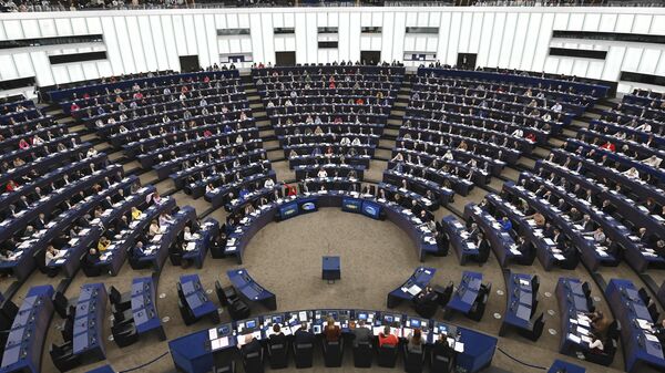 Membros do Parlamento Europeu participam de sessão de votação durante sessão plenária em Estrasburgo, leste da França, 14 de março de 2023 - Sputnik Brasil