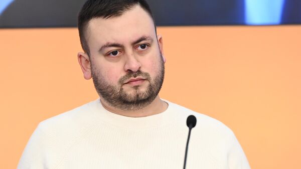 Marat Kasem, editor-chefe da Sputnik Lituânia, durante conferência on-line durante evento no centro de imprensa da agência Rossiya Segodnya em Moscou, Rússia, foto publicada em 22 de novembro de 2021 - Sputnik Brasil