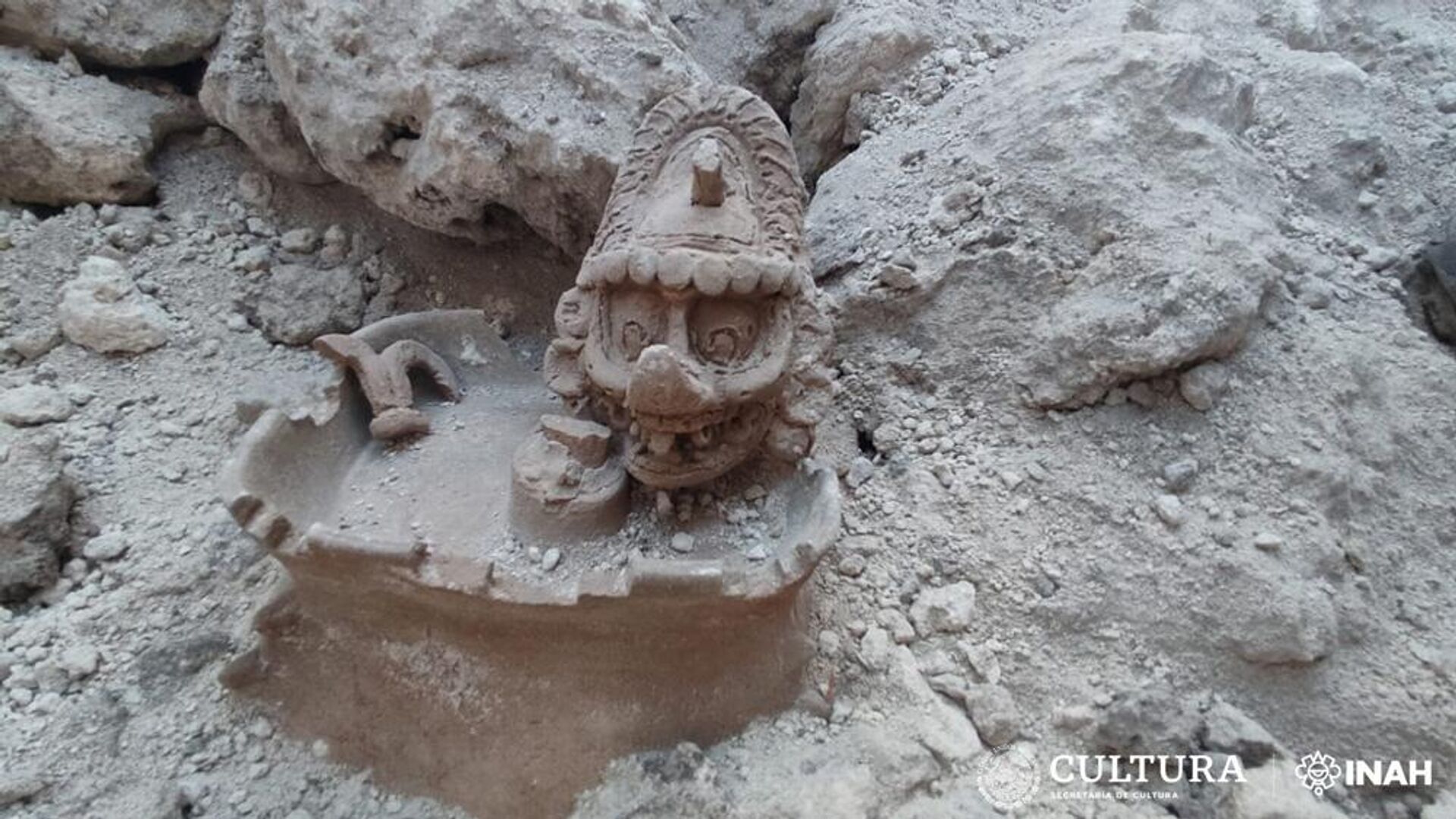 Arqueólogos descobrem uma notável representação do deus K'awiil em escavações do Trecho 7 do Trem Maia - Sputnik Brasil, 1920, 02.05.2023