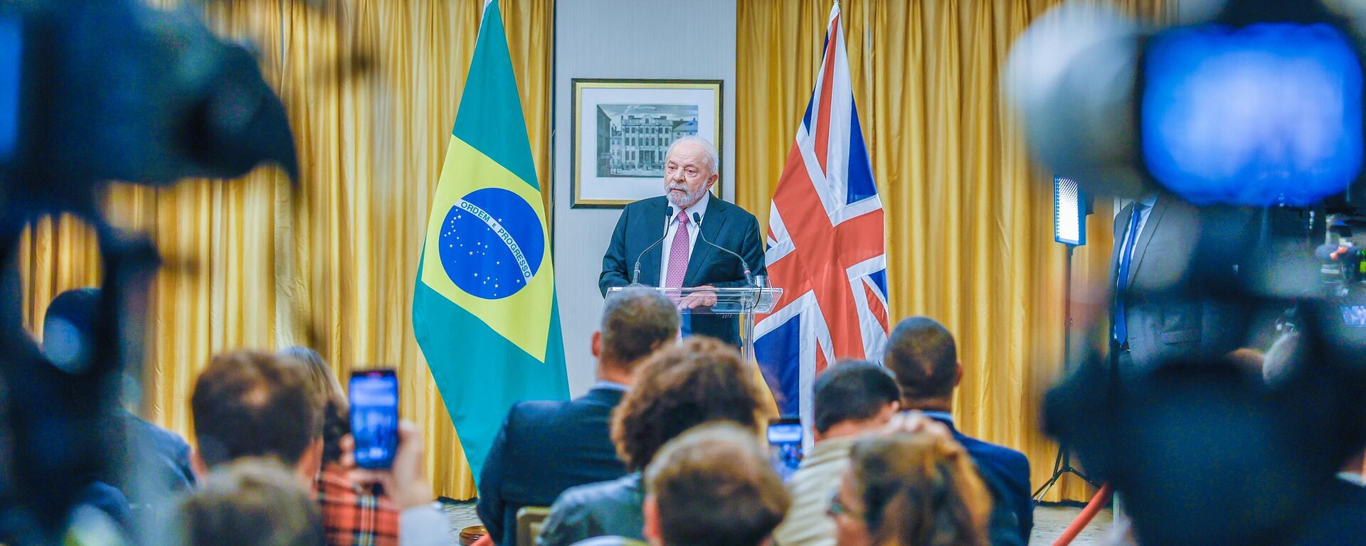Presidente da República, Luiz Inácio Lula da Silva, durante Declaração à imprensa, Londres , Inglaterra 6 de maio de 2023 - Sputnik Brasil, 1920, 06.05.2023
