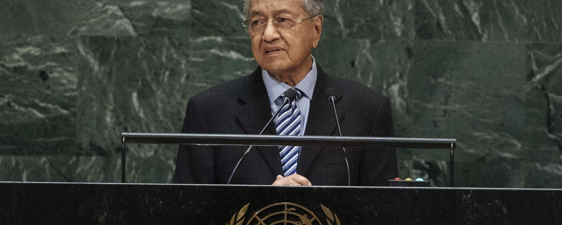 O primeiro-ministro da Malásia, Mahathir bin Mohamad, discursa na 74ª sessão da Assembleia Geral das Nações Unidas, na sede da ONU, 27 de setembro de 2019. - Sputnik Brasil, 1920, 08.05.2023