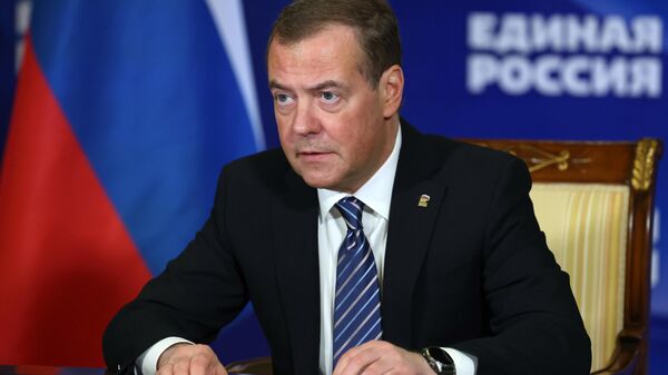 Dmitry Medvedev, vice-presidente do Conselho de Segurança da Rússia, preside a reunião do Comitê Organizador Internacional do Fórum de Adversários de Práticas Modernas de Neocolonialismo, foto publicada em 30 de março de 2023 - Sputnik Brasil