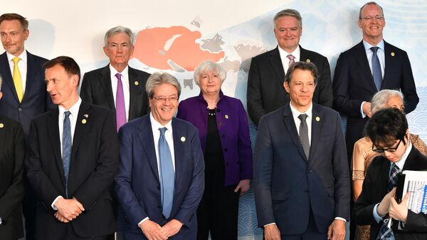 Ministro das Finanças e chefes de Bancos Centrais de diversos países posam para foto no G7, Niigata, Japão, 12 de maio de 2023 - Sputnik Brasil