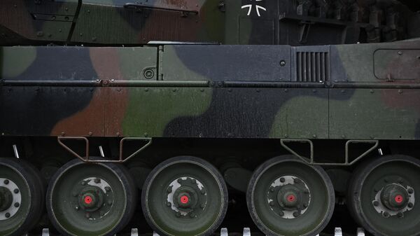 Tanque Leopard 2 em um campo de treinamento em Augustdorf, Alemanha, 1º de fevereiro de 2023 - Sputnik Brasil
