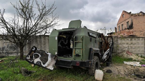 Veículo blindado Roshel Senator canadense das Forças Armadas da Ucrânia destruído em Artyomovsk, foto publicada em 22 de abril de 2023 - Sputnik Brasil