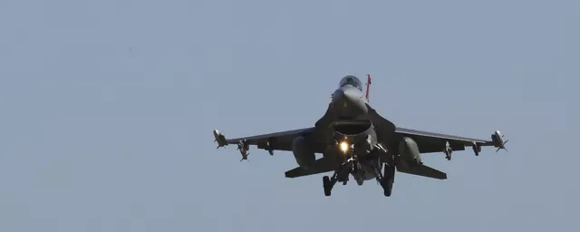 Caças F-16 da Força Aérea dos EUA Caças F-16 da Força Aérea dos EUA - Sputnik Brasil, 1920, 15.09.2023