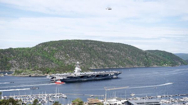 Porta-aviões USS Gerald R. Ford da Marinha dos EUA é visto a caminho do Fiorde de Oslo, Jeloya, Noruega, 24 de maio de 2023 - Sputnik Brasil