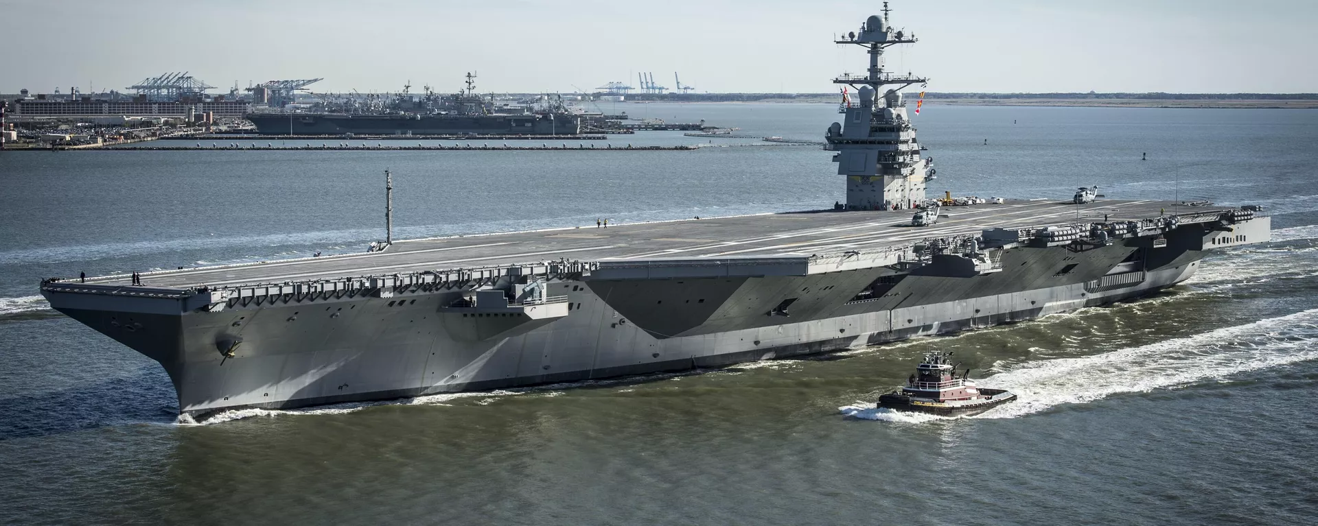 Navio USS Gerald Ford inicia o primeiro de seus testes no mar para testar vários sistemas de última geração com sua própria energia pela primeira vez, 8 de abril de 2017, Newport News, Virgínia. - Sputnik Brasil, 1920, 16.10.2023