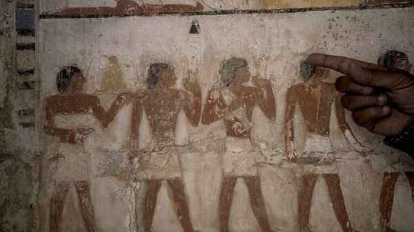 Tumbas e oficinas de mumificação de 2.500 anos são descobertas no Egito - Sputnik Brasil