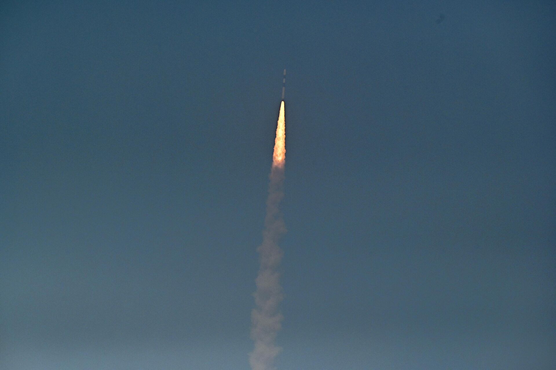 A Organização de Pesquisa Espacial Indiana (ISRO, na sigla em inglês) lança o satélite PSLV-C55/TeLEOS-2 do Centro Espacial Satish Dhawan em Sriharikota, Andhra Pradesh, Índia, 22 de abril de 2023 - Sputnik Brasil, 1920, 02.06.2023