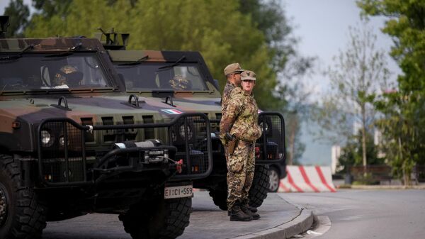 Soldados da OTAN durante a escalada de tensões no norte da província do Kosovo e Metóquia - Sputnik Brasil