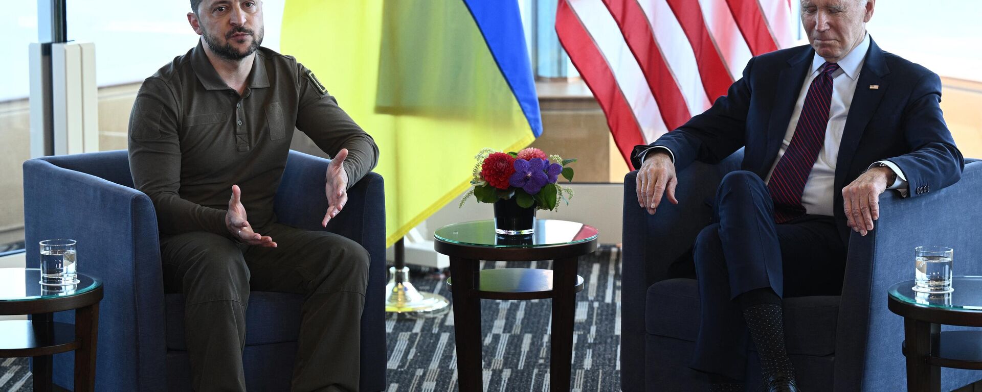 Vladimir Zelensky (à esquerda) e Joe Biden (à direita), presidentes da Ucrânia e dos EUA, respectivamente, participam de encontro bilateral durante cúpula do G7 em Hiroshima, Japão, 21 de maio de 2023 - Sputnik Brasil, 1920, 30.06.2023