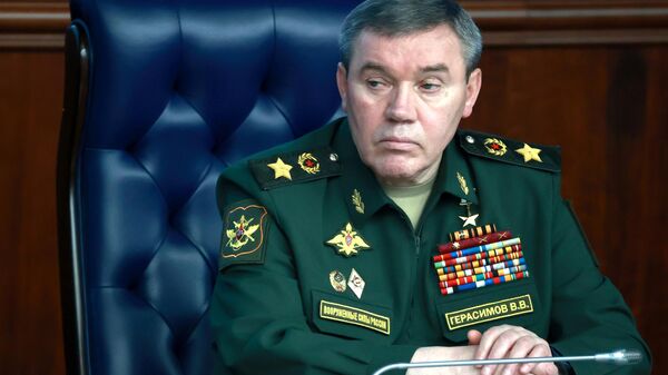 Valery Gerasimov, chefe do Estado-Maior das Forças Armadas e vice-ministro da Defesa da Rússia, fala durante reunião do Ministério da Defesa russo, 21 de dezembro de 2022 - Sputnik Brasil