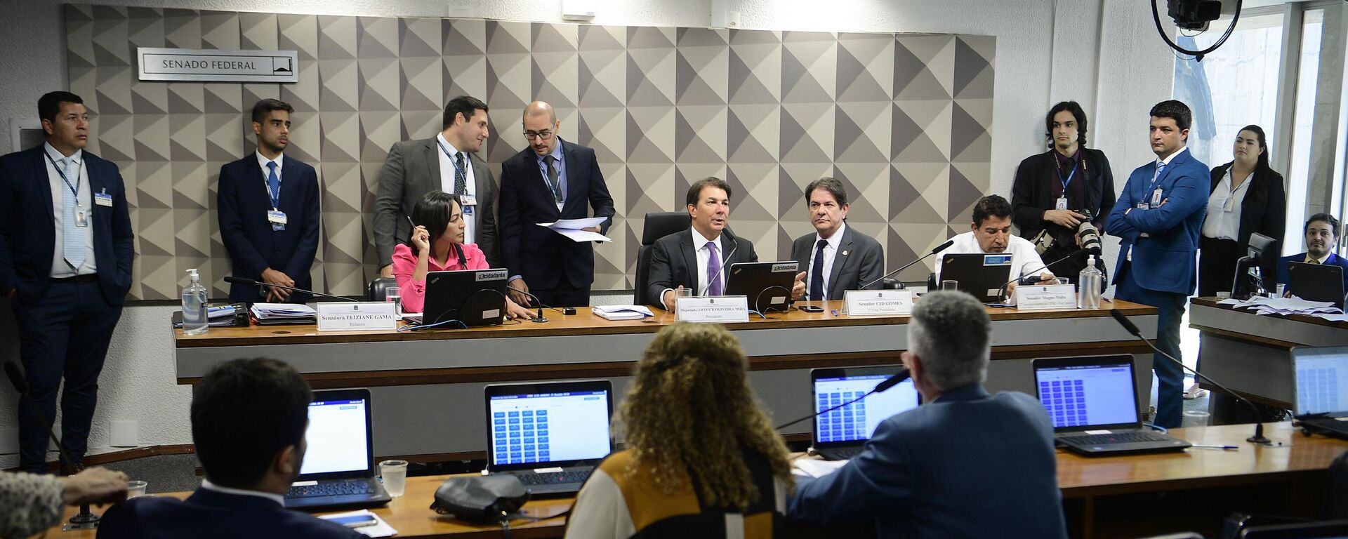 Comissão Parlamentar Mista de Inquérito dos Atos de 8 de Janeiro de 2023  realiza reunião para apreciação de 285 requerimentos, 13 de junho de 2023 - Sputnik Brasil, 1920, 13.06.2023