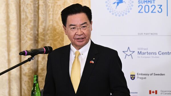 O ministro das Relações Exteriores de Taiwan, Joseph Wu, fala em uma conferência de segurança organizada pela organização European Values ​​em Praga, República Tcheca, 14 de junho de 2023 - Sputnik Brasil