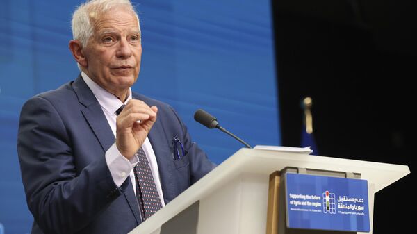Josep Borrell, chefe das Relações Exteriores da União Europeia (UE), fala durante coletiva de imprensa sobre a Síria e o Oriente Médio no prédio do Conselho Europeu em Bruxelas, Bélgica, 15 de junho de 2023 - Sputnik Brasil