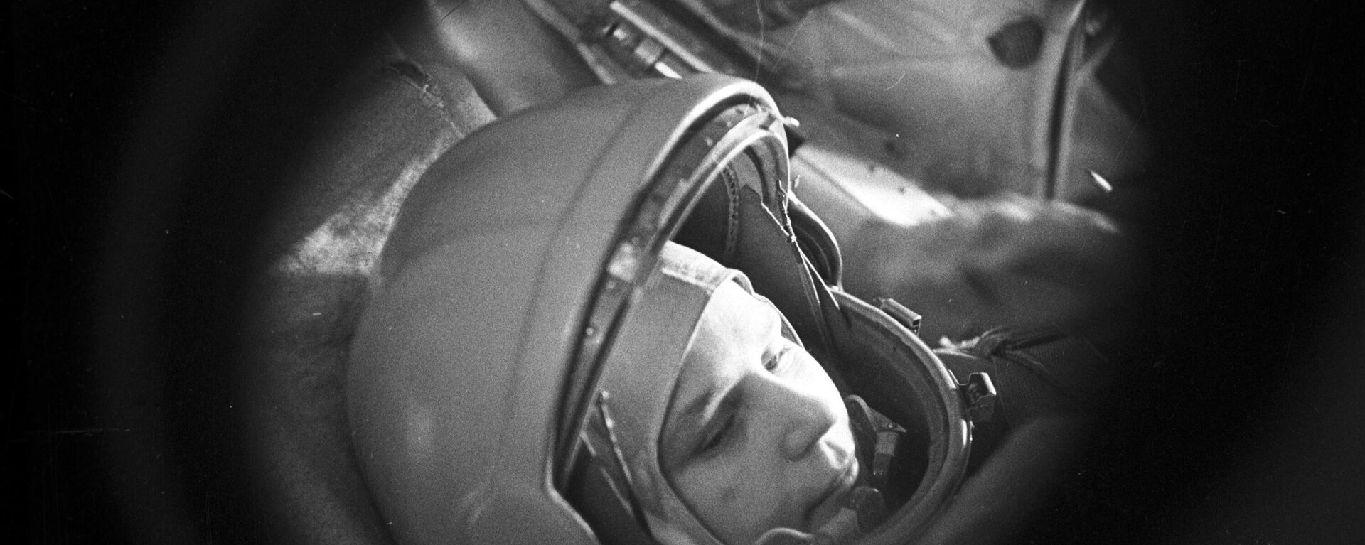  A primeira mulher do mundo para o espaço, Valentina Tereshkova ao bordo da nave espacial Vostok-6 - Sputnik Brasil, 1920, 16.06.2023