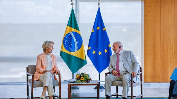 Presidente da Comissão Europeia, Ursula von der Leyen, Presidente da República, Luís Inácio Lula da Silva, durante reunião seguida de declaração à imprensa, 12 de junho de 2023 - Sputnik Brasil
