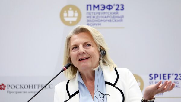 Antiga ministra das Relações Exteriores da Áustria Karin Kneissl nas margens do Fórum Econômico Internacional de São Petersburgo, 17 de junho de 2023 - Sputnik Brasil